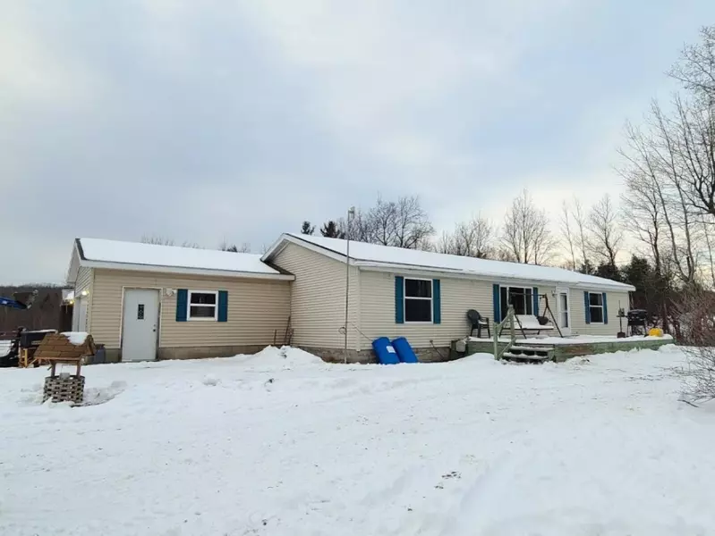 10753 S Hawkins Road, Reed City, MI 49677