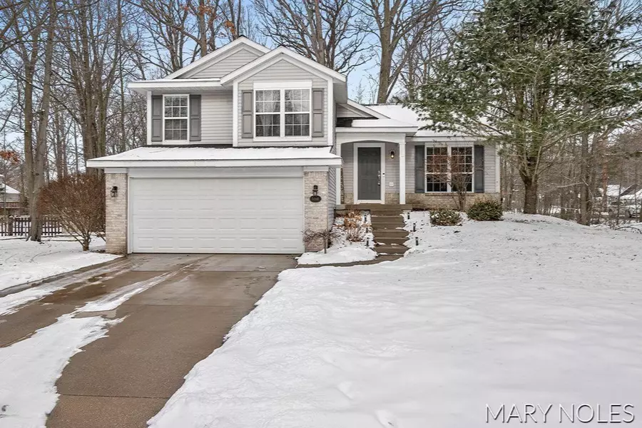 14801 Herring Drive, Spring Lake, MI 49456