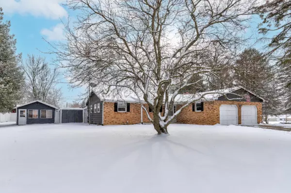 56821 Apple Blossom Drive, Bangor, MI 49013