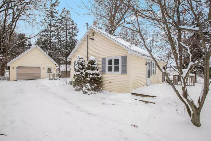 5821 N 38th Street, Augusta, MI 49012