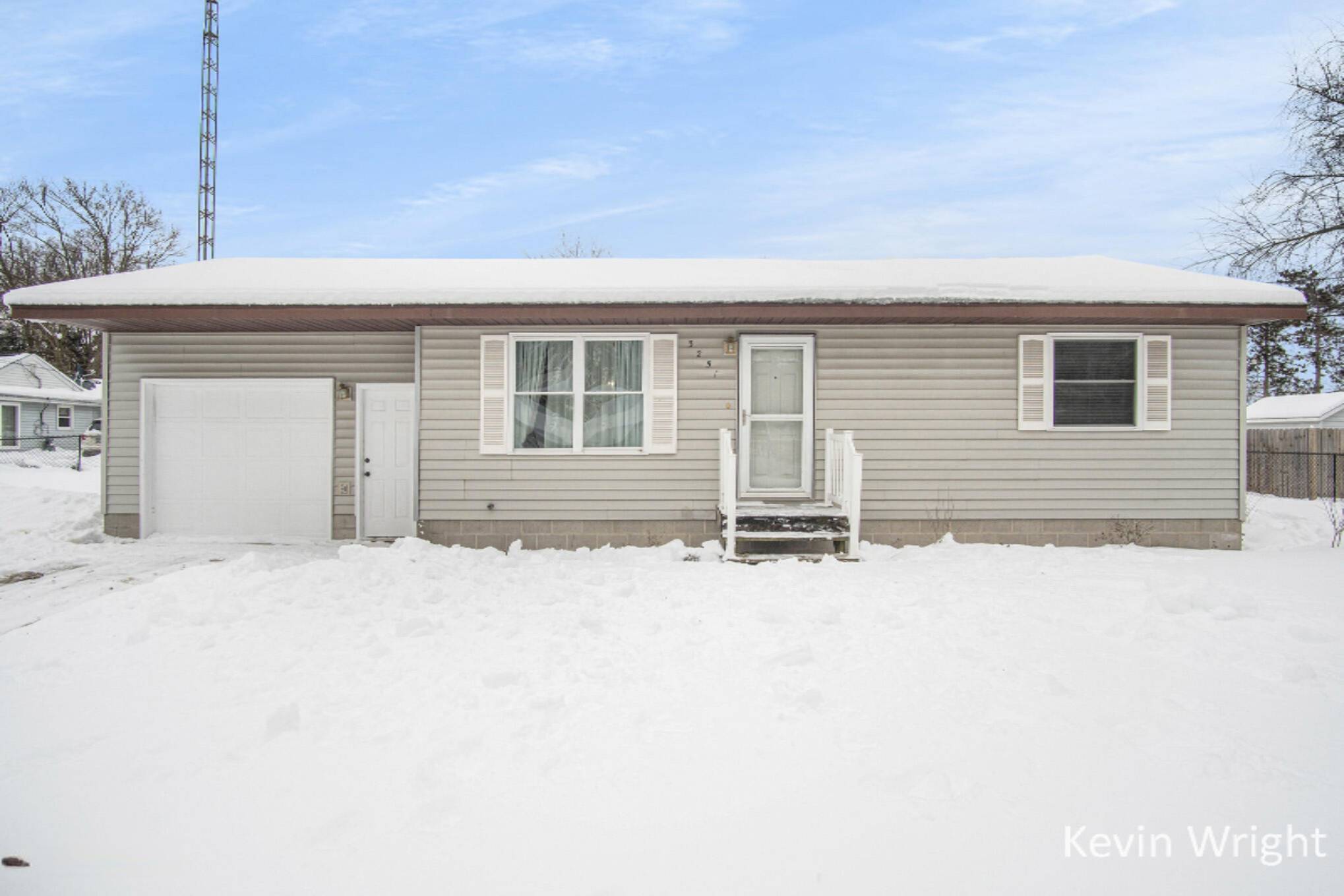 3251 Sunset Drive, Muskegon, MI 49444