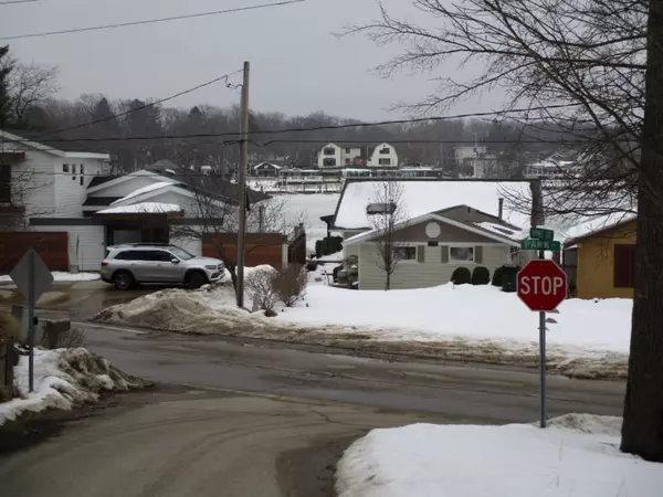 Saugatuck, MI 49453,184 Park Street