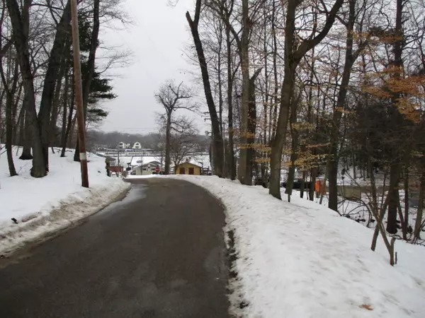 Saugatuck, MI 49453,184 Park Street