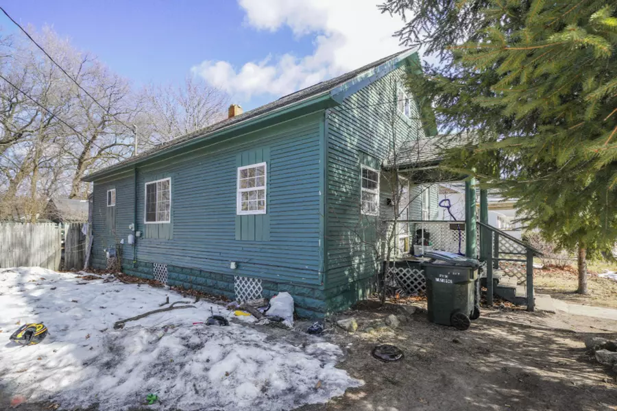 1058 Marquette Avenue, Muskegon, MI 49442