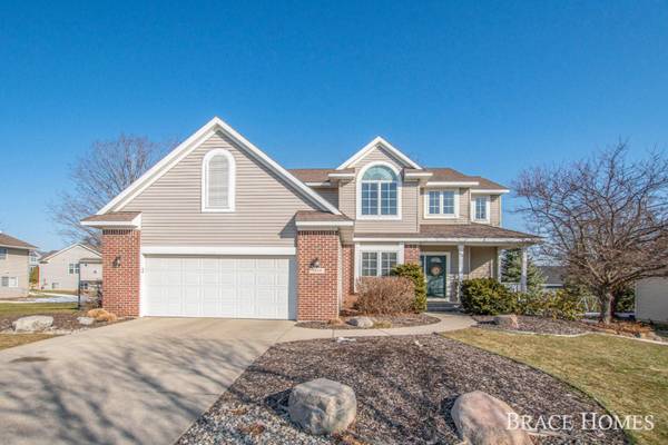 2899 Hunters Drive, Jenison, MI 49428