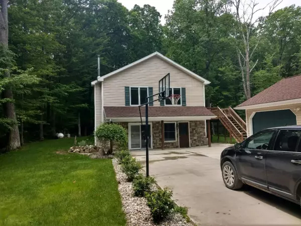 Farwell, MI 48622,5518 Maple Drive