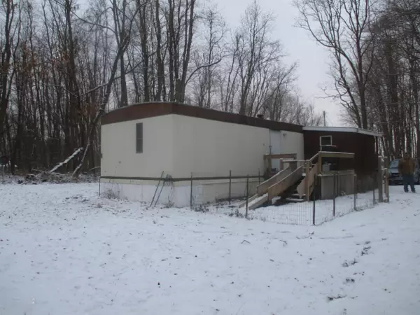 20813 Moorepark Rd Road, Three Rivers, MI 49093