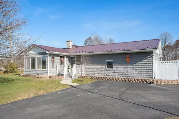 288 30th Avenue, Six Lakes, MI 48886