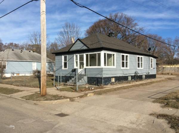 210 W Hackley Avenue, Muskegon Heights, MI 49444