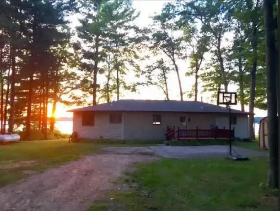 2250 Wolf Lake Drive, Baldwin, MI 49304