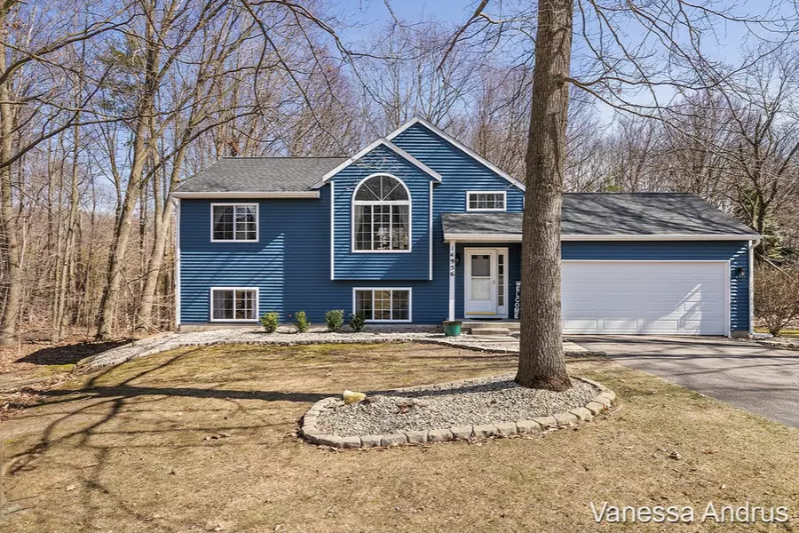 14956 Treevalley Drive, Cedar Springs, MI 49319