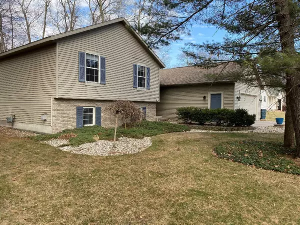 1720 Scenic Oak Lane, Muskegon, MI 49445