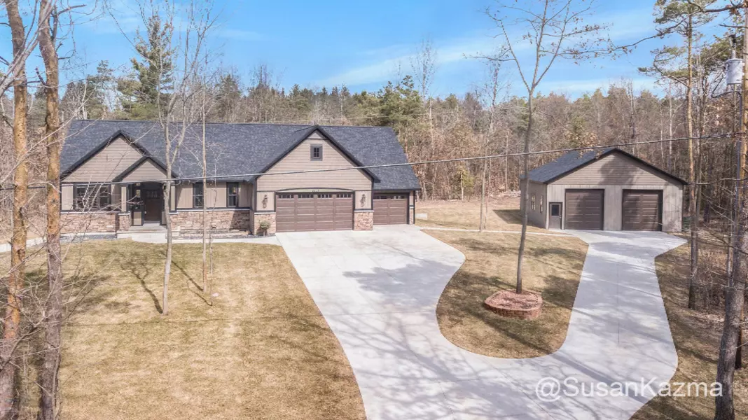 2735 15 Mile NE Road, Cedar Springs, MI 49319