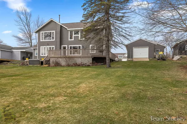 3568 Causeway Drive, Lowell, MI 49331