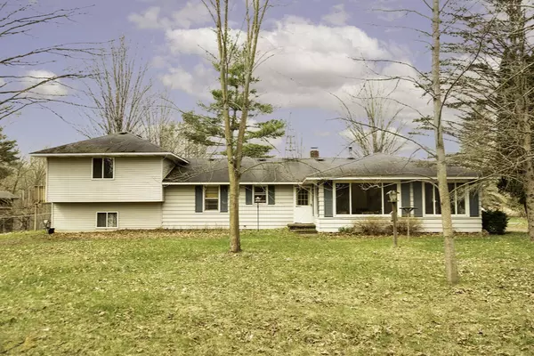 10009 W Garbow Road, Middleville, MI 49333