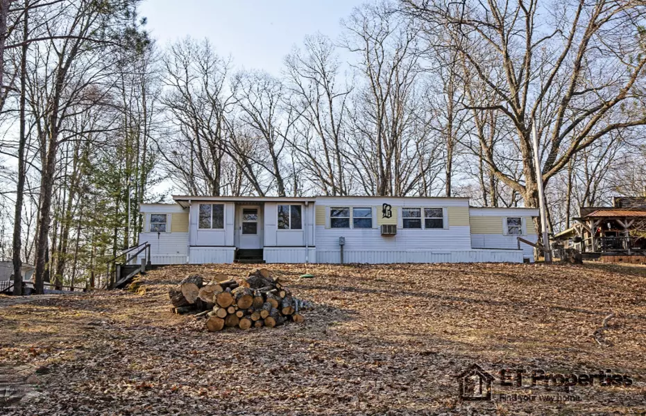 9871 Chippewa Street, Chippewa Lake, MI 49320