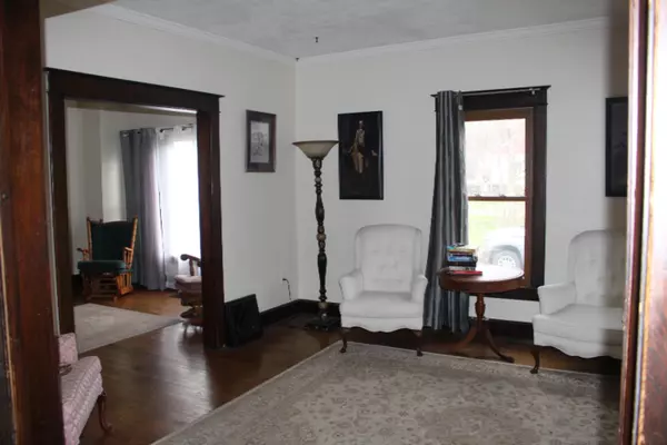 Jonesville, MI 49250,414 Evans Street