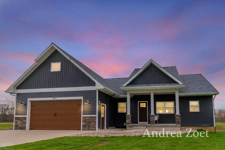 6695 Alden Nash SE Avenue, Alto, MI 49302