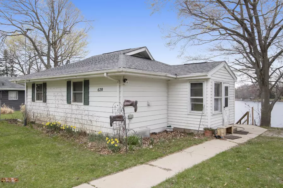 620 Scotts Drive, Delton, MI 49046