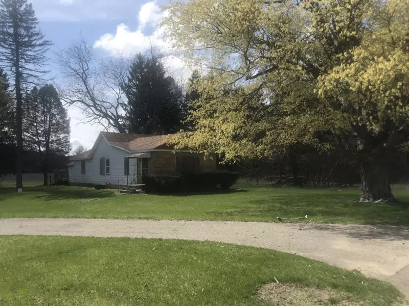 42423 Burgess Road, Decatur, MI 49045