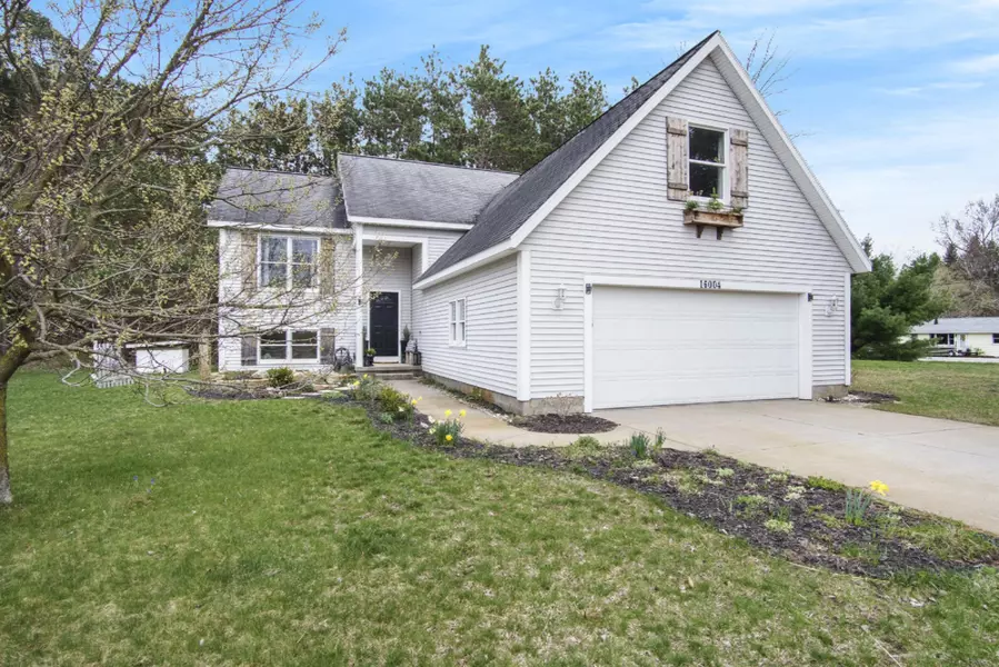 16004 144th Avenue, Spring Lake, MI 49456