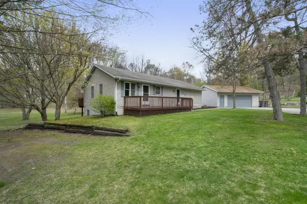 724 Hillside SE Court, Lowell, MI 49331