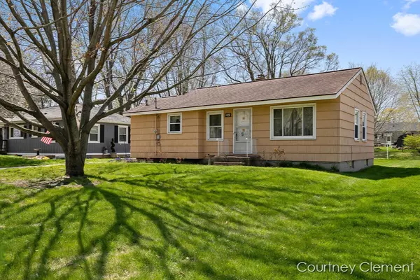 4131 Imogene NE Street, Comstock Park, MI 49321