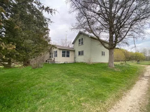 17442 10th Avenue, Remus, MI 49340