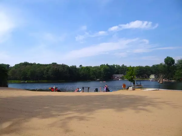 Saugatuck, MI 49453,6473 Blue Star Highway #98