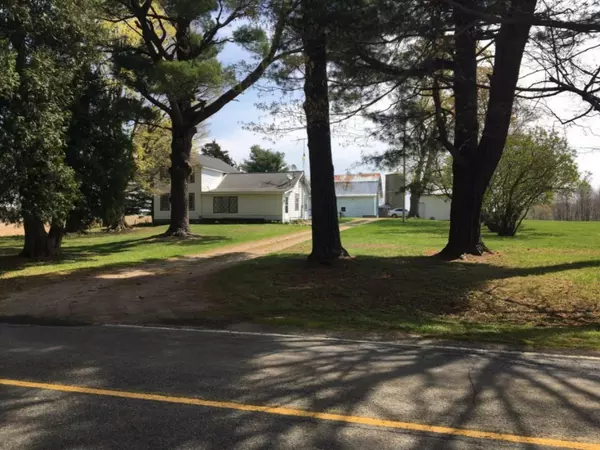 1053 Burlington Road, Union City, MI 49094