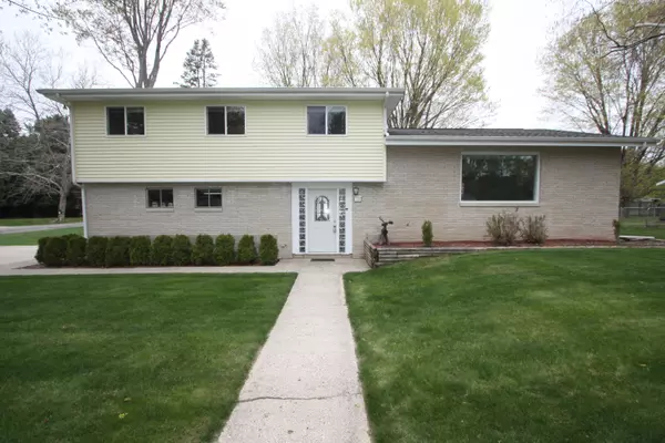 124 Pinecrest Road, Whitehall, MI 49461