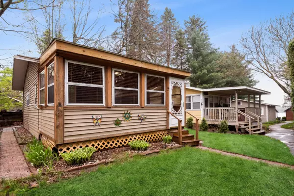 Dowagiac, MI 49047,94565 County Road 690 #5