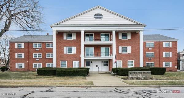 1249 Lakeshore Drive #205, Muskegon, MI 49441