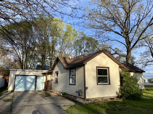 5712 Harding Avenue, Muskegon, MI 49442