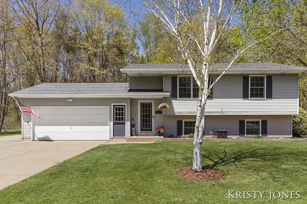 5817 Ell Court, Fennville, MI 49408