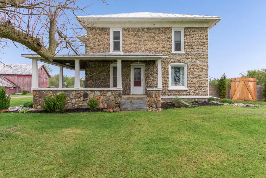 6944 W Fremont Road, Blanchard, MI 49310