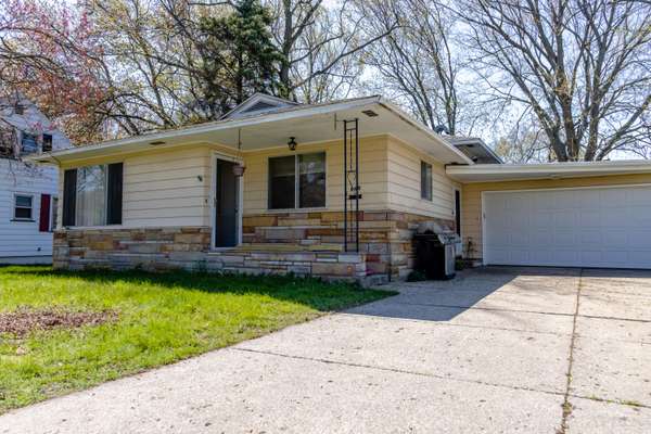 965 W Summit Avenue, Muskegon, MI 49441