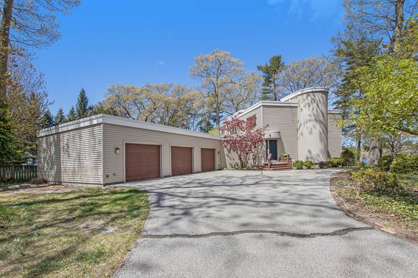 510 Lake Drive, North Muskegon, MI 49445