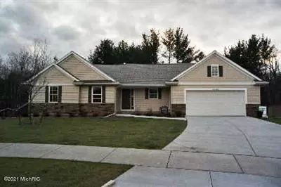 5905 Viewpoint NE Court, Belmont, MI 49306