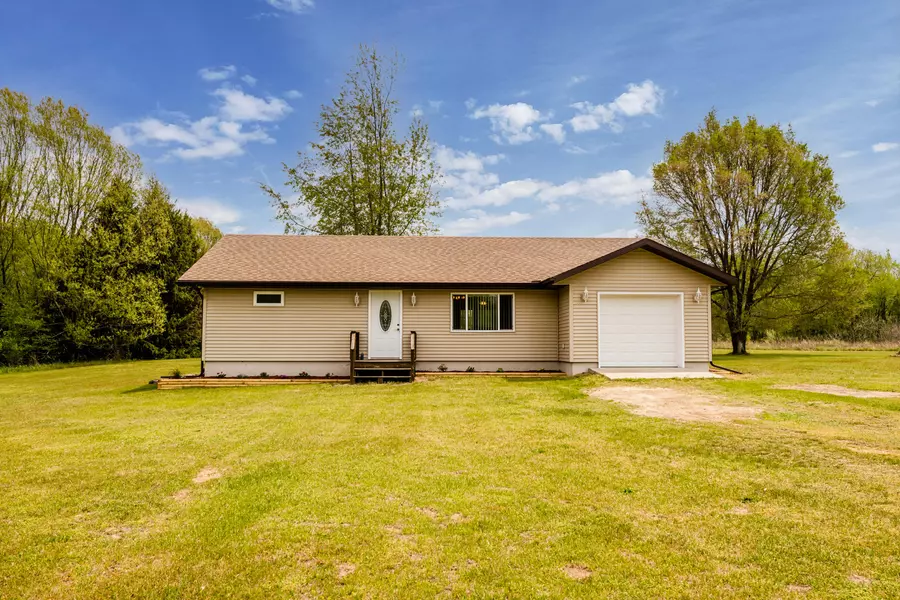 2657 Michael Road, Eau Claire, MI 49111