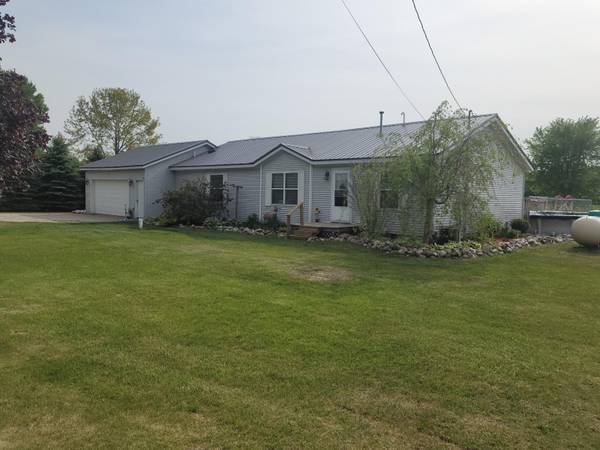 23585 16th Avenue, Casnovia, MI 49318