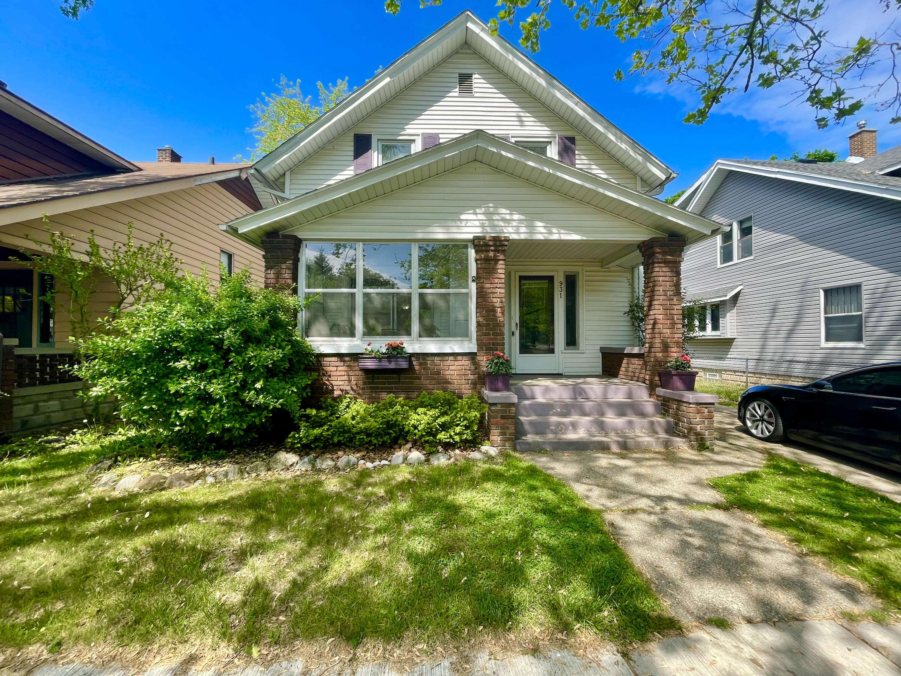 Grand Rapids, MI 49504,931 Pine NW Avenue