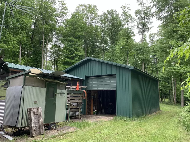 9952 E 6 Mile Road, Luther, MI 49656