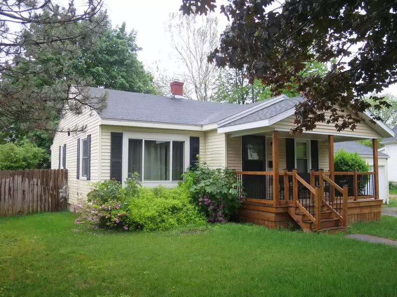 137 S West SE Avenue, Lowell, MI 49331