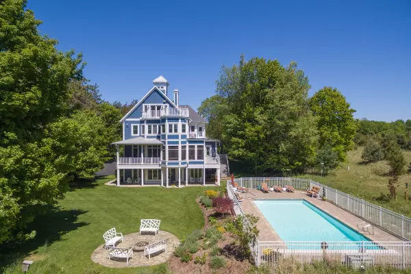 West Olive, MI 49460,17300 Beachview Drive