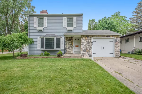 2444 Cheshire NE Drive, Grand Rapids, MI 49505