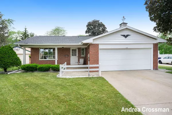 233 W 30th Street, Holland, MI 49423