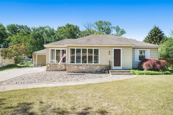 38 W 34 Street, Holland, MI 49423