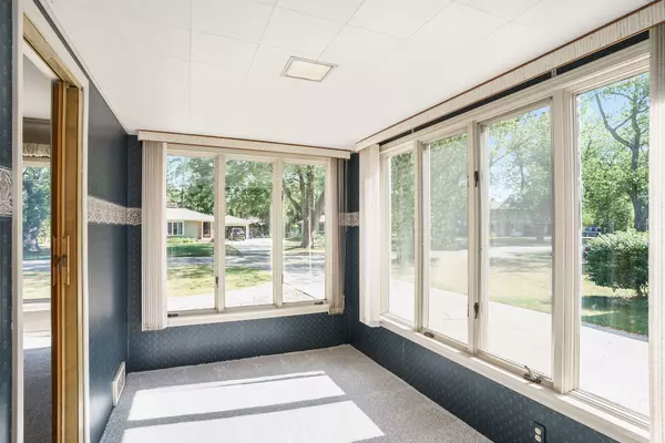 Holland, MI 49423,38 W 34 Street