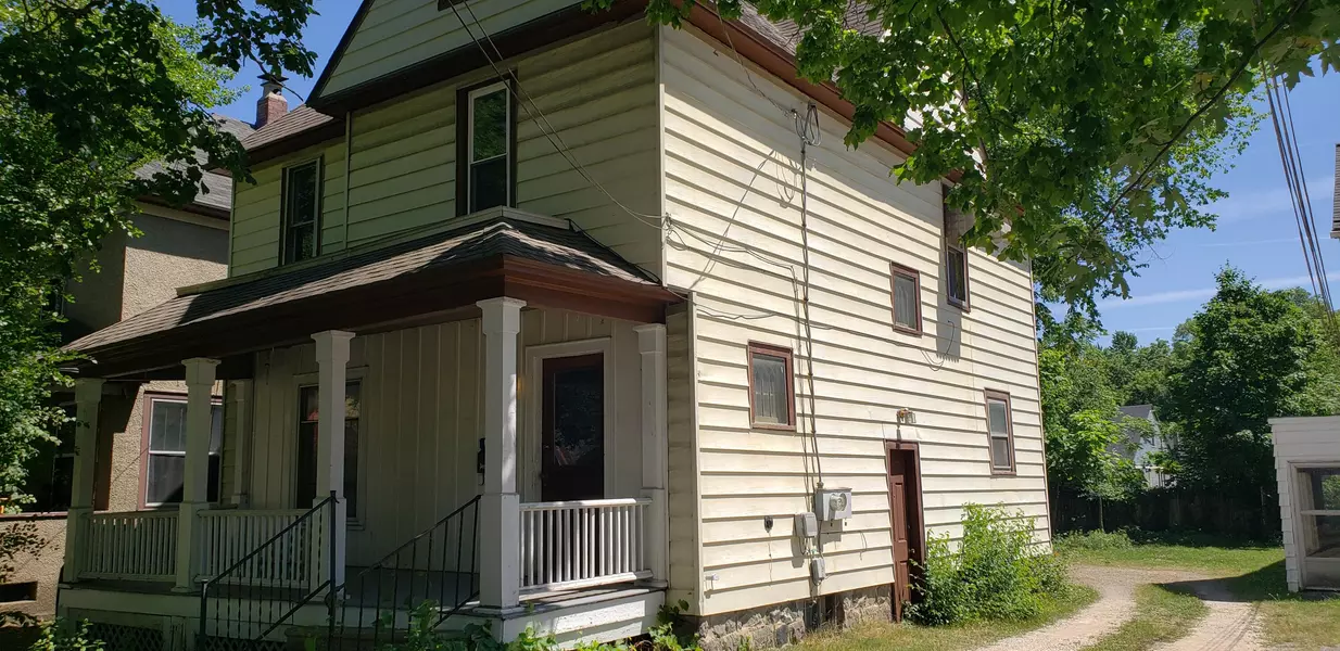 823 W Walnut Street, Kalamazoo, MI 49007